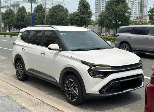 Kia Carens Luxury 2025