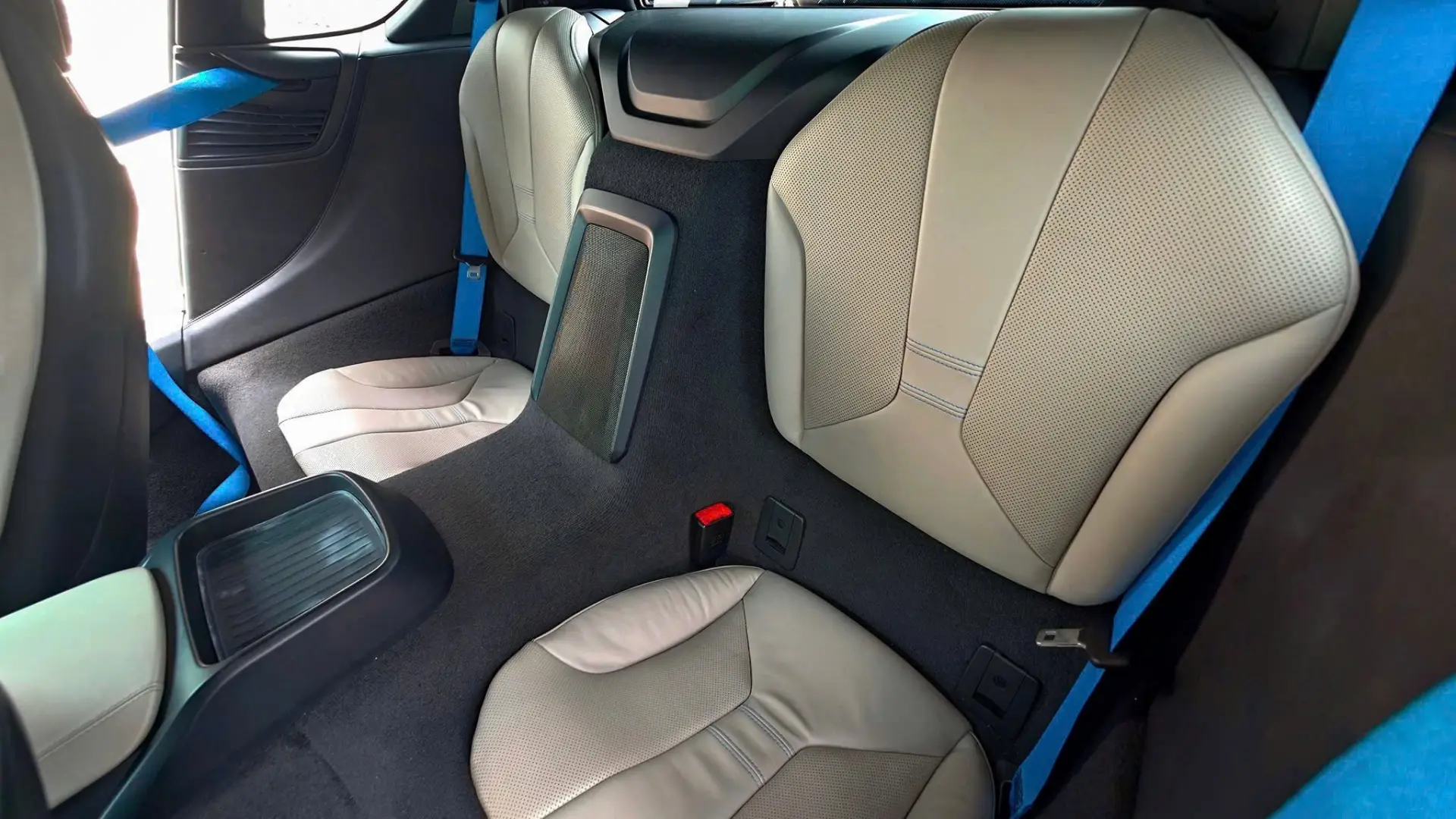 BMW i8 2015