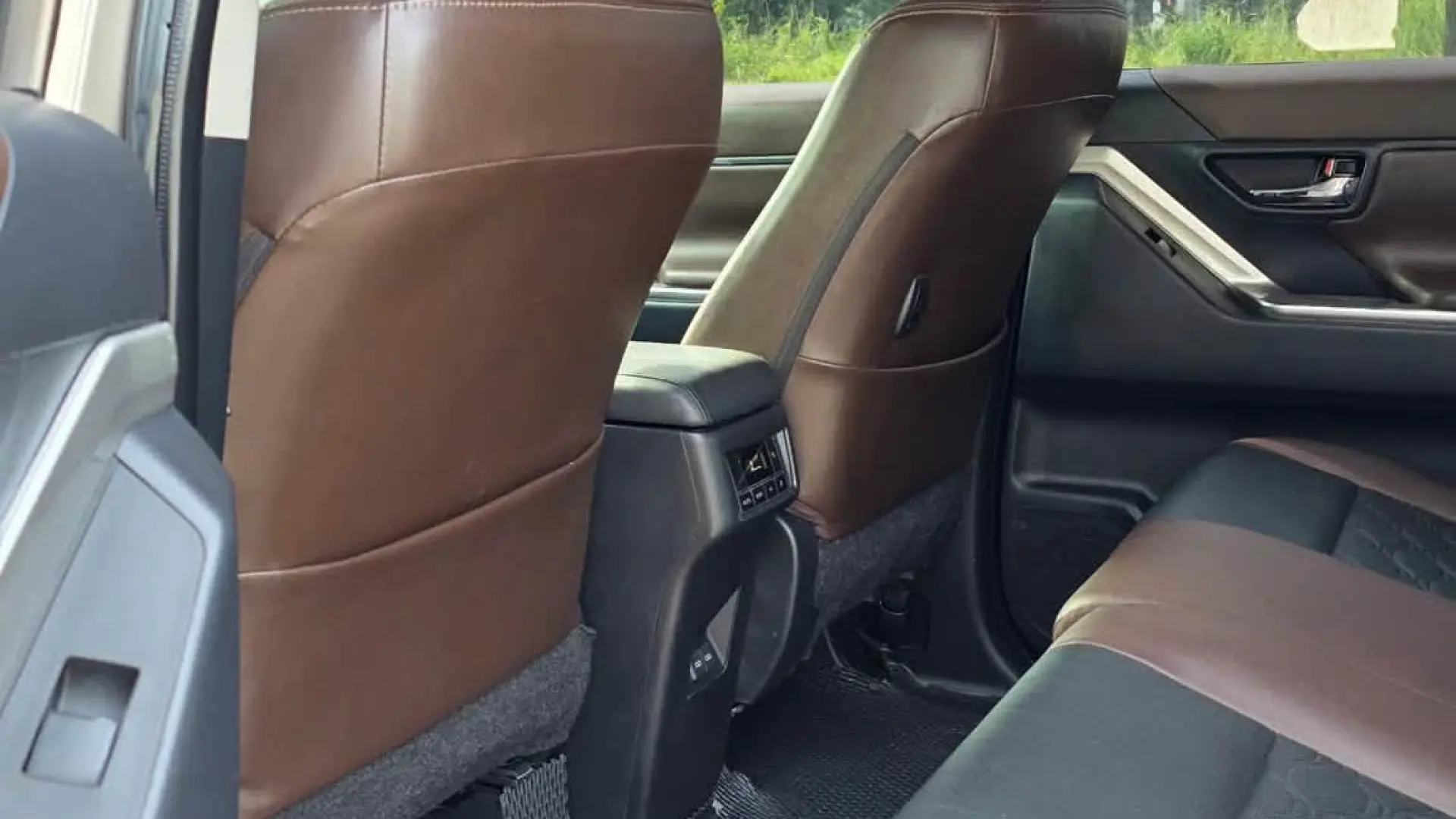 Toyota Innova Croos 2023 bản V