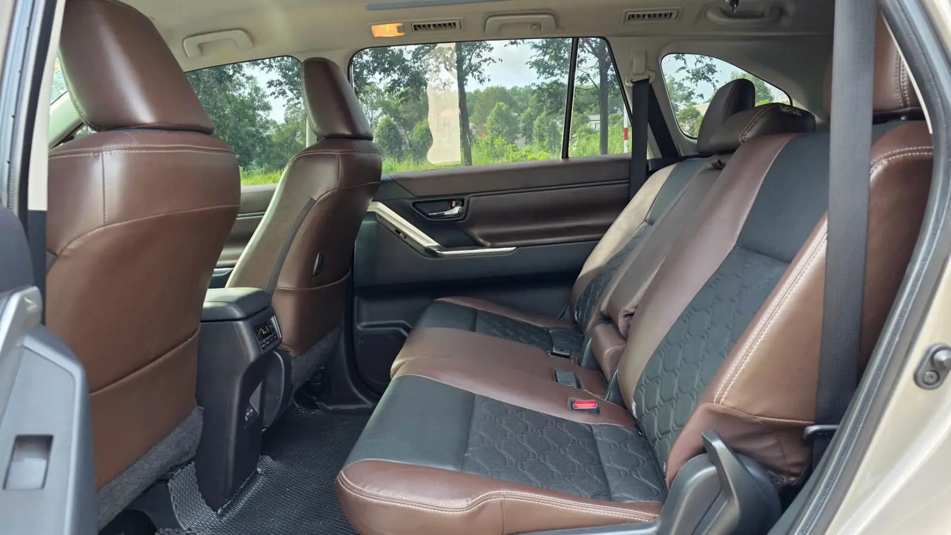 Toyota Innova Croos 2023 bản V