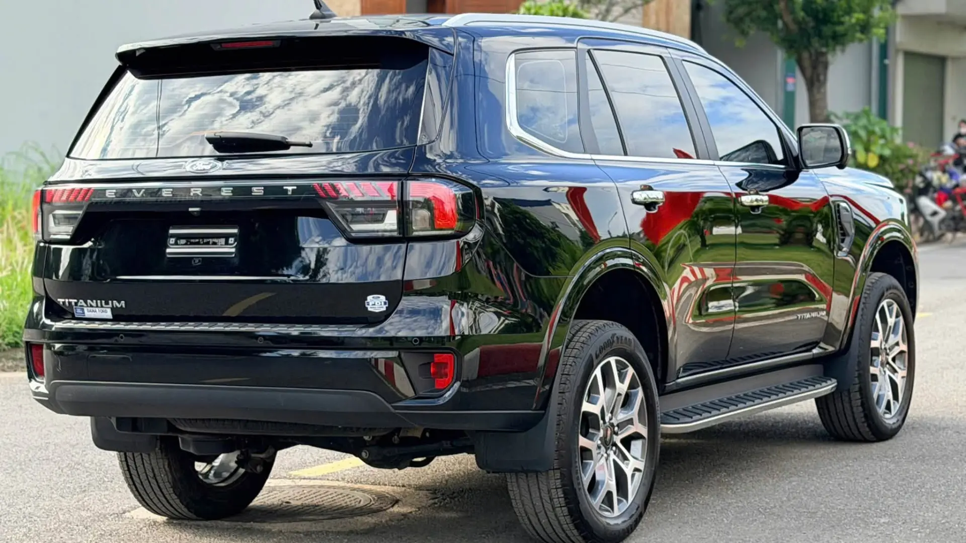 Ford Everest 2024 Titanium 2 cầu