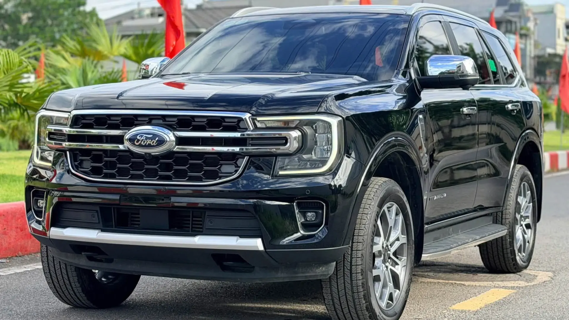 Ford Everest 2024 Titanium 2 cầu
