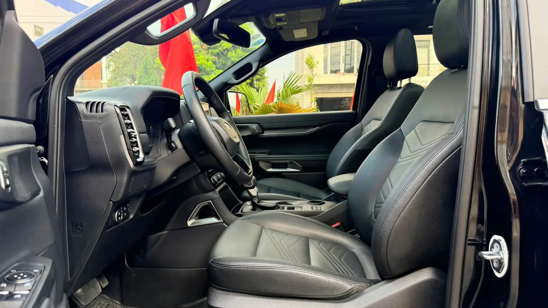 Ford Everest 2024 Titanium 2 cầu