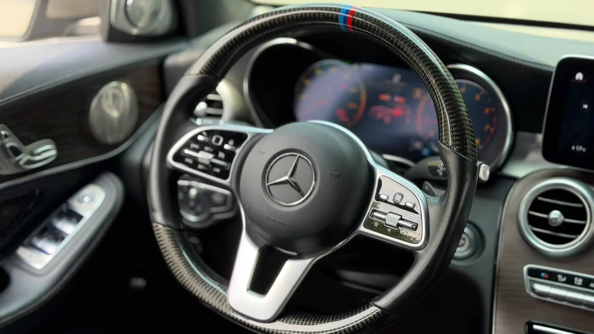 Mercedes-Benz GLC200 4MATIC 2021