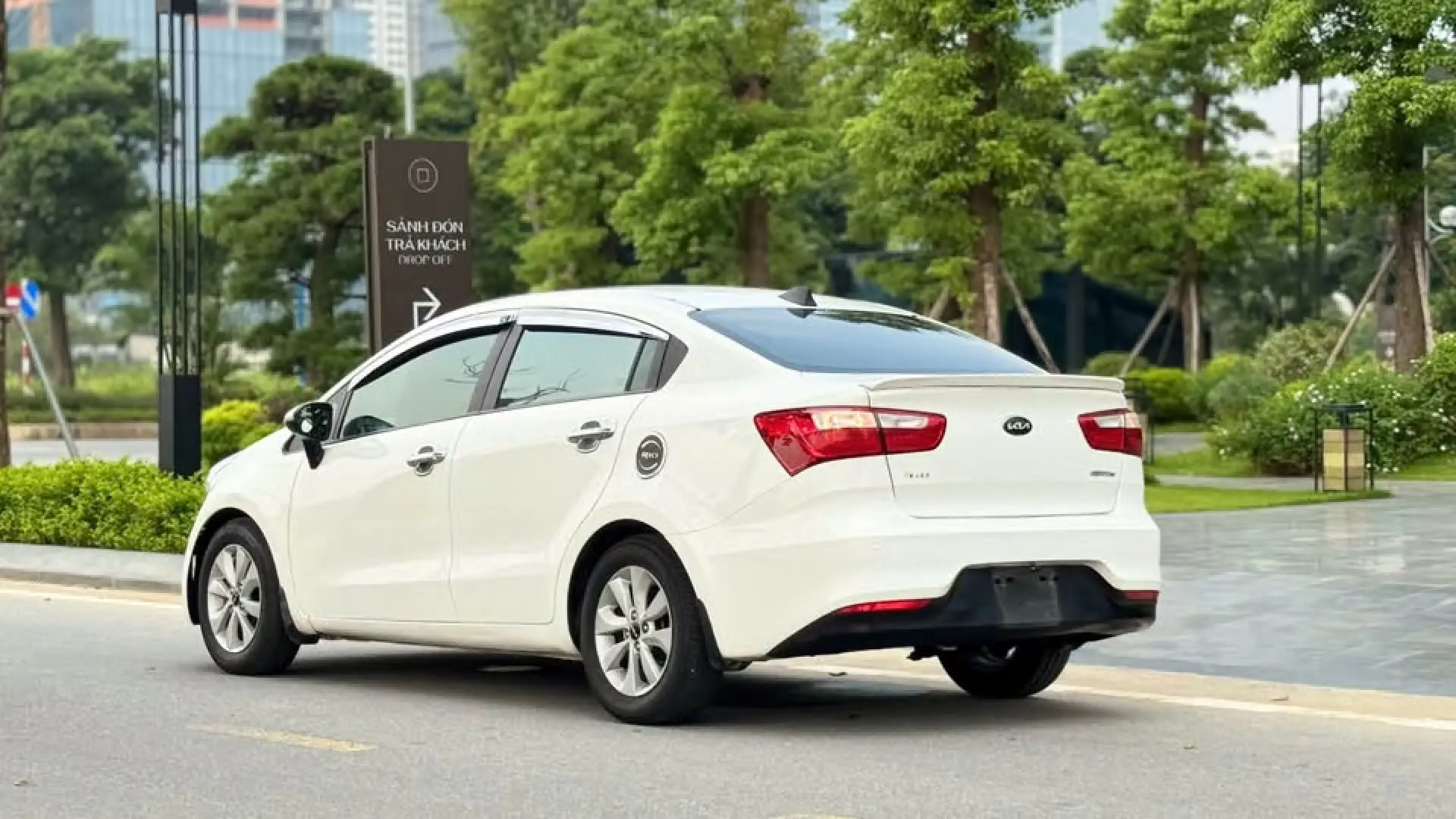 Kia Rio Sedan 2015