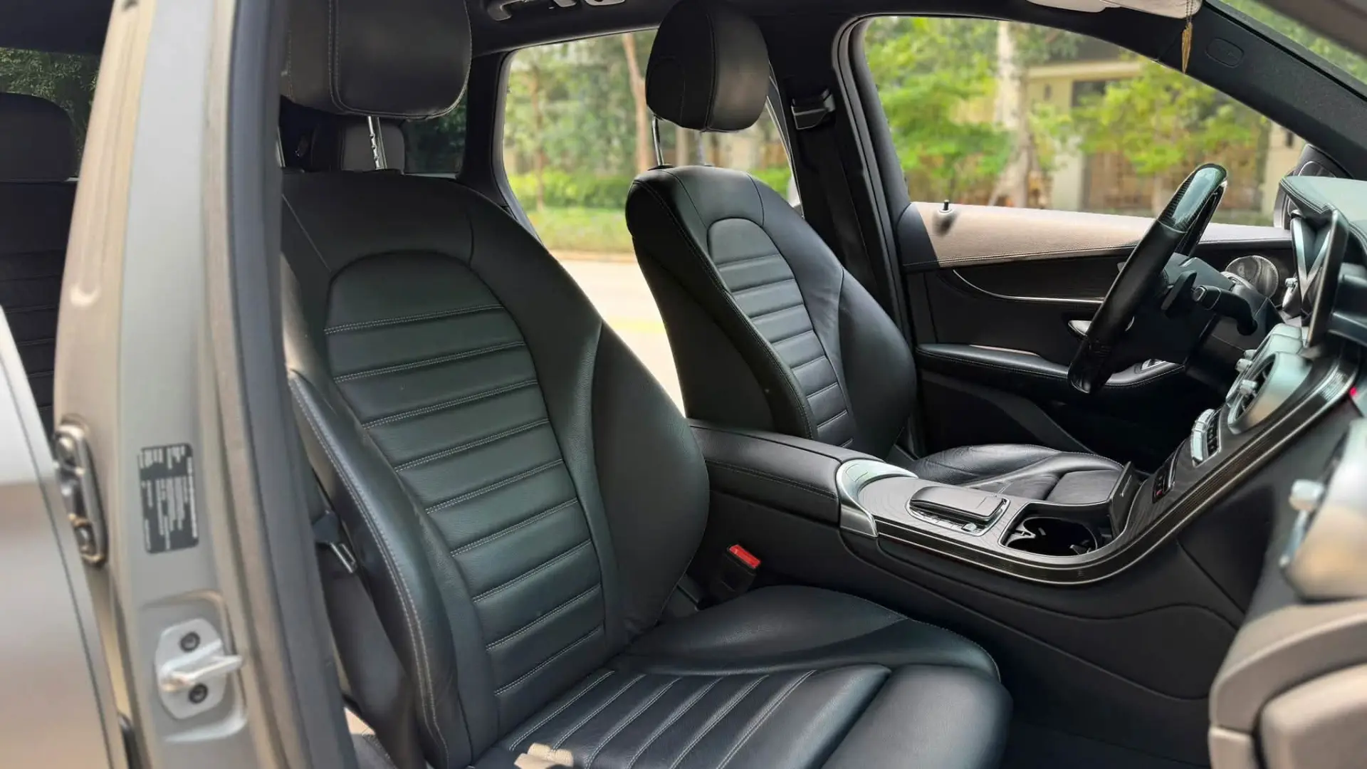 Mercedes-Benz GLC200 4MATIC 2021