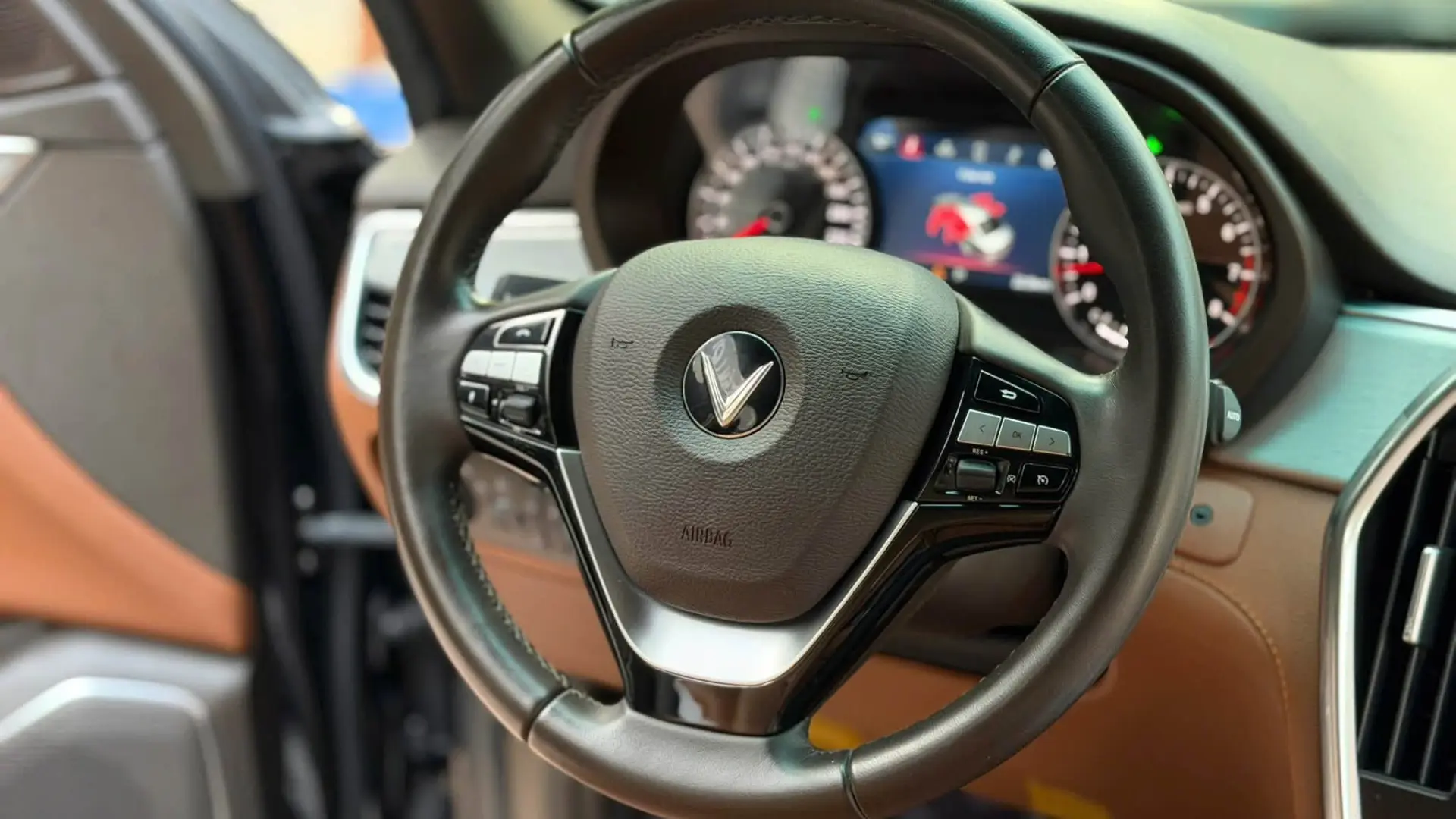 Vinfast Lux SA2.0 Premium 2021
