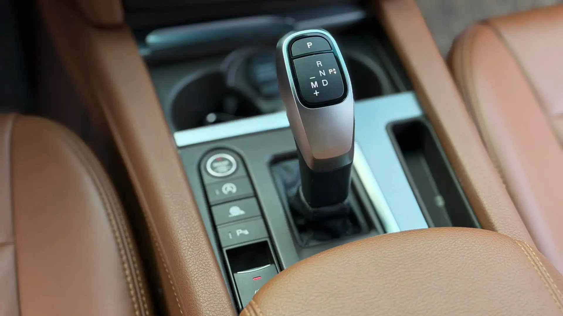 Vinfast Lux SA2.0 Premium 2021