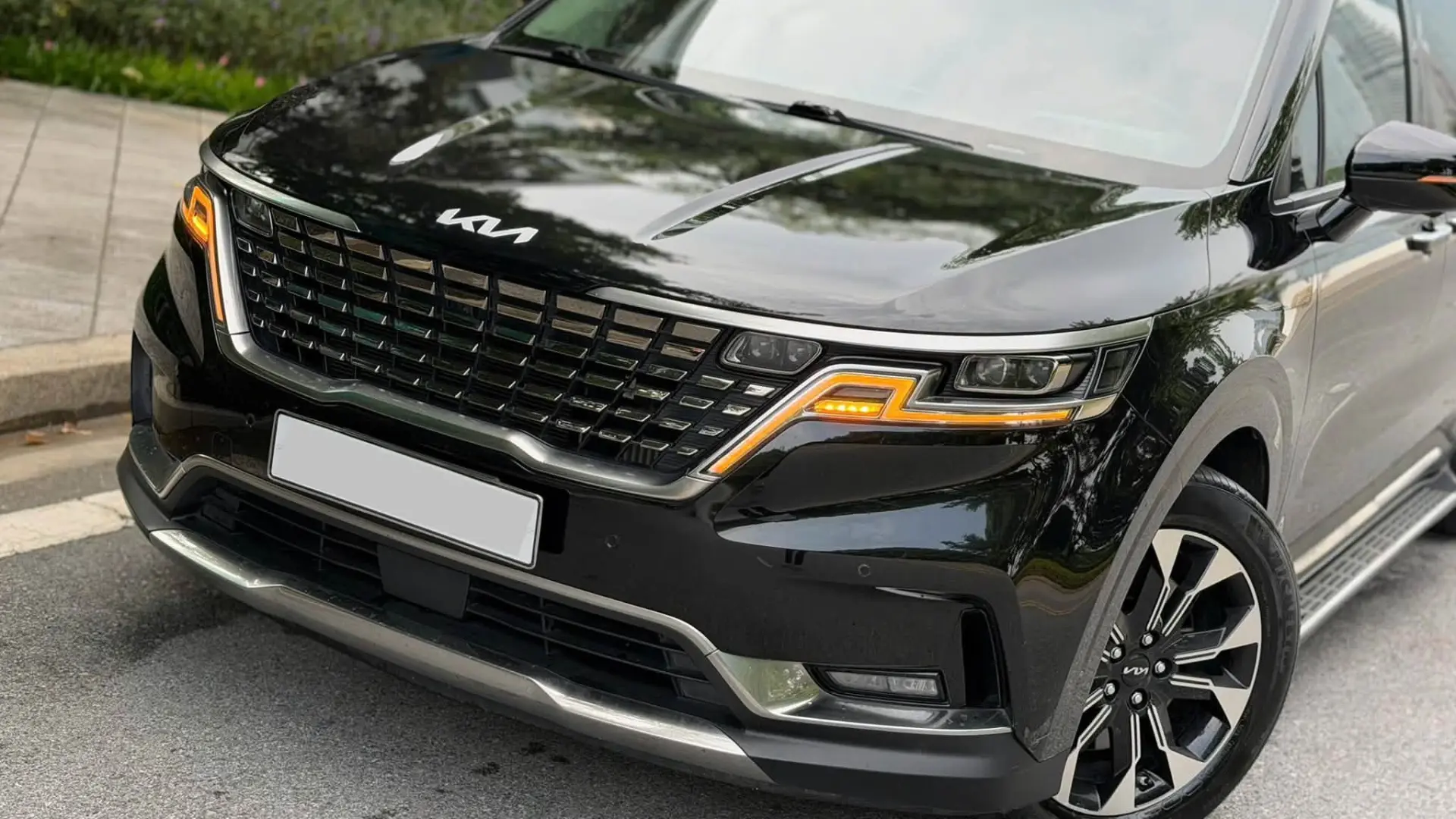 Kia Carnival 2024 Signature – Máy Dầu