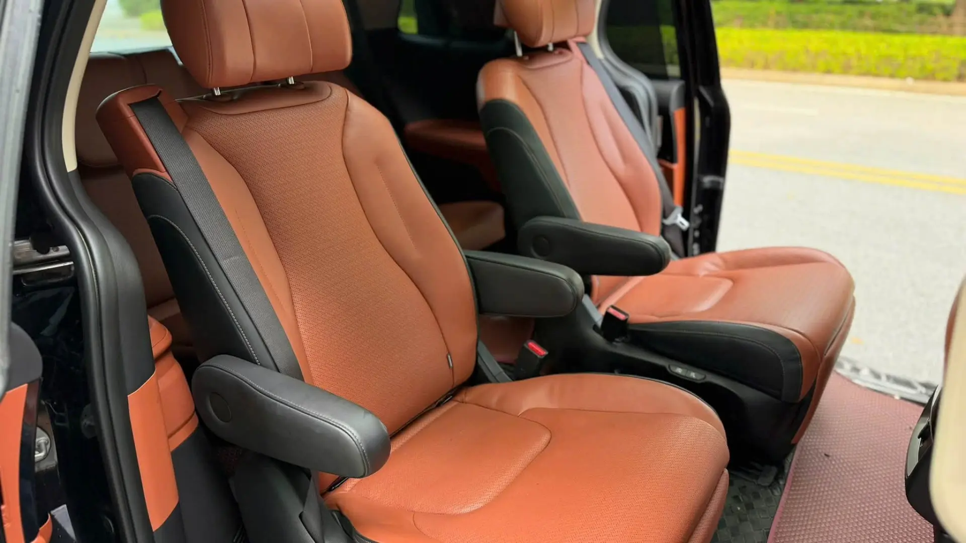 Kia Carnival 2024 Signature – Máy Dầu