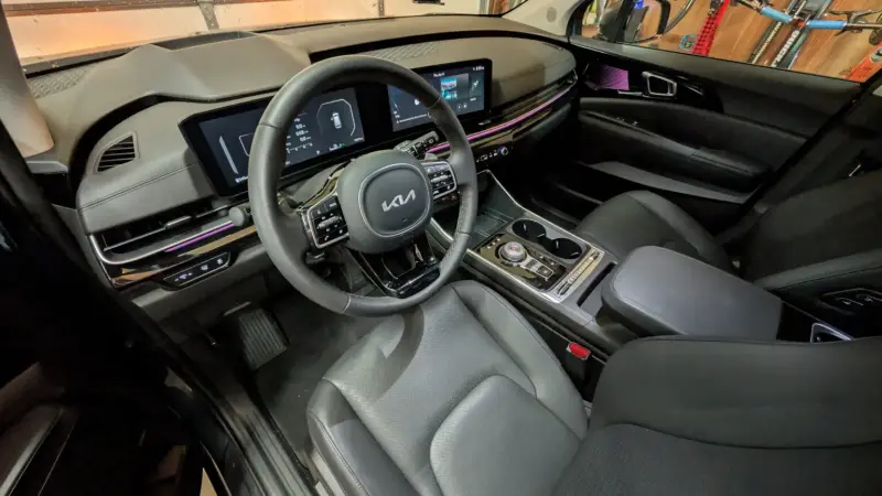 2026-Kia-Carnival-for-Carscoops-by-Stephen-Rivers-55-1536x864