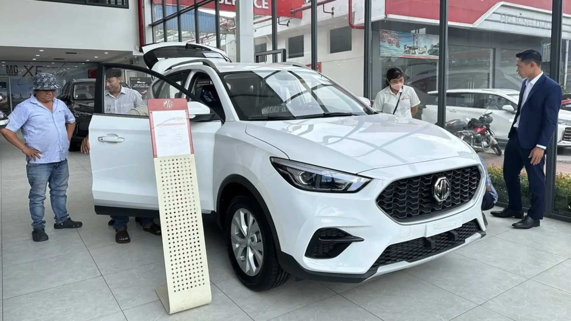 MG ZS giảm giá về dưới 380 triệu đồng, rẻ hơn hatchback cỡ A