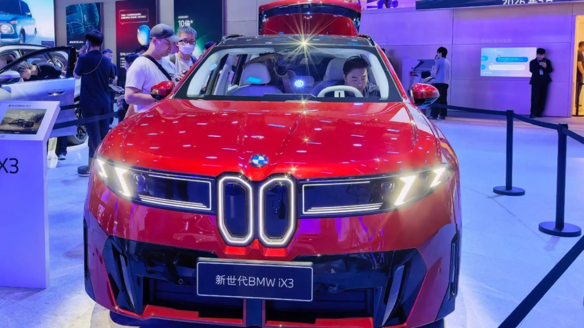 Xe điện BMW hút khách đặt cọc dù không có xe trưng bày