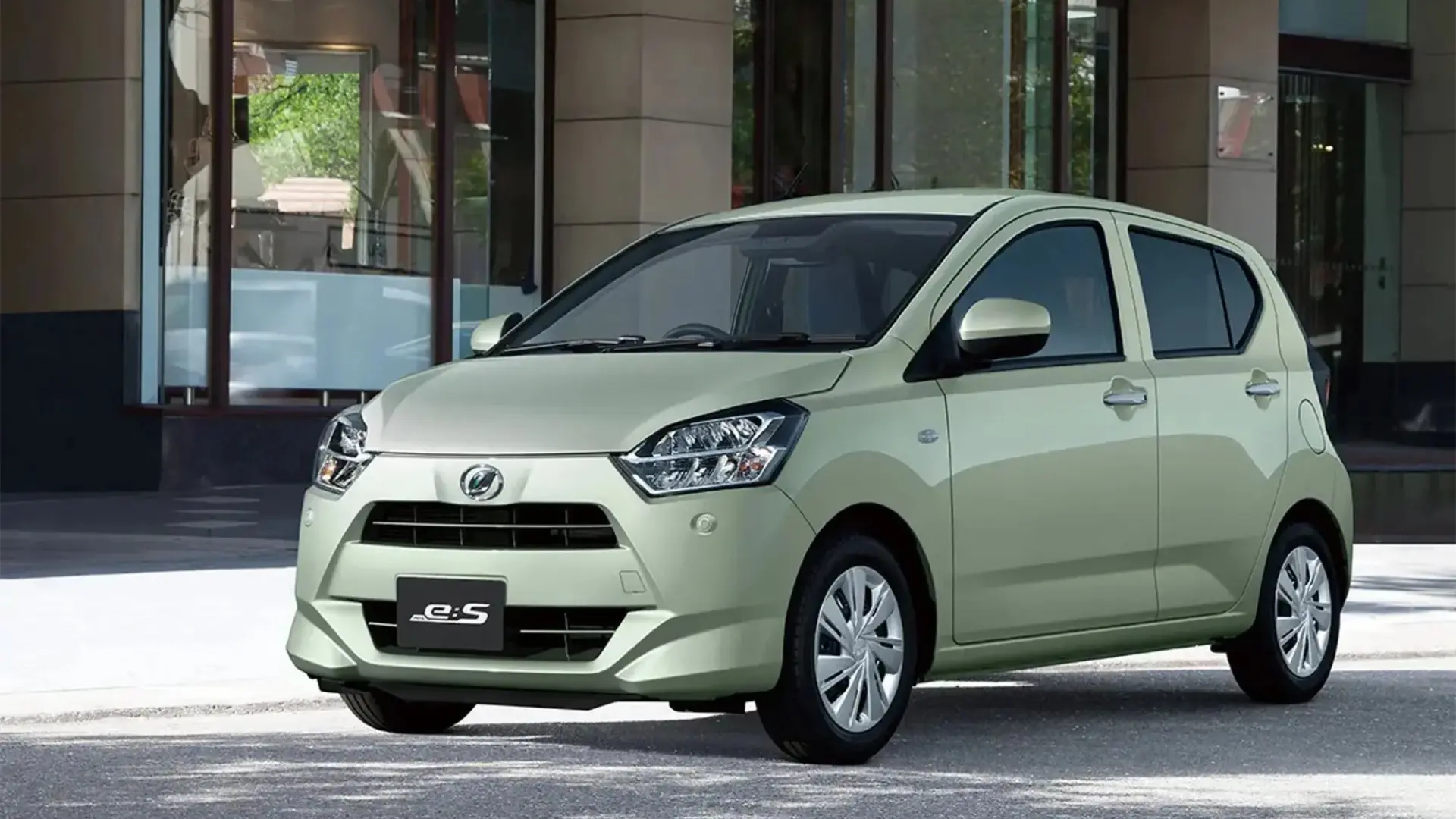 Daihatsu Mira e:S 2026 ra mắt - cải tiến động cơ, giá từ 6.900 USD