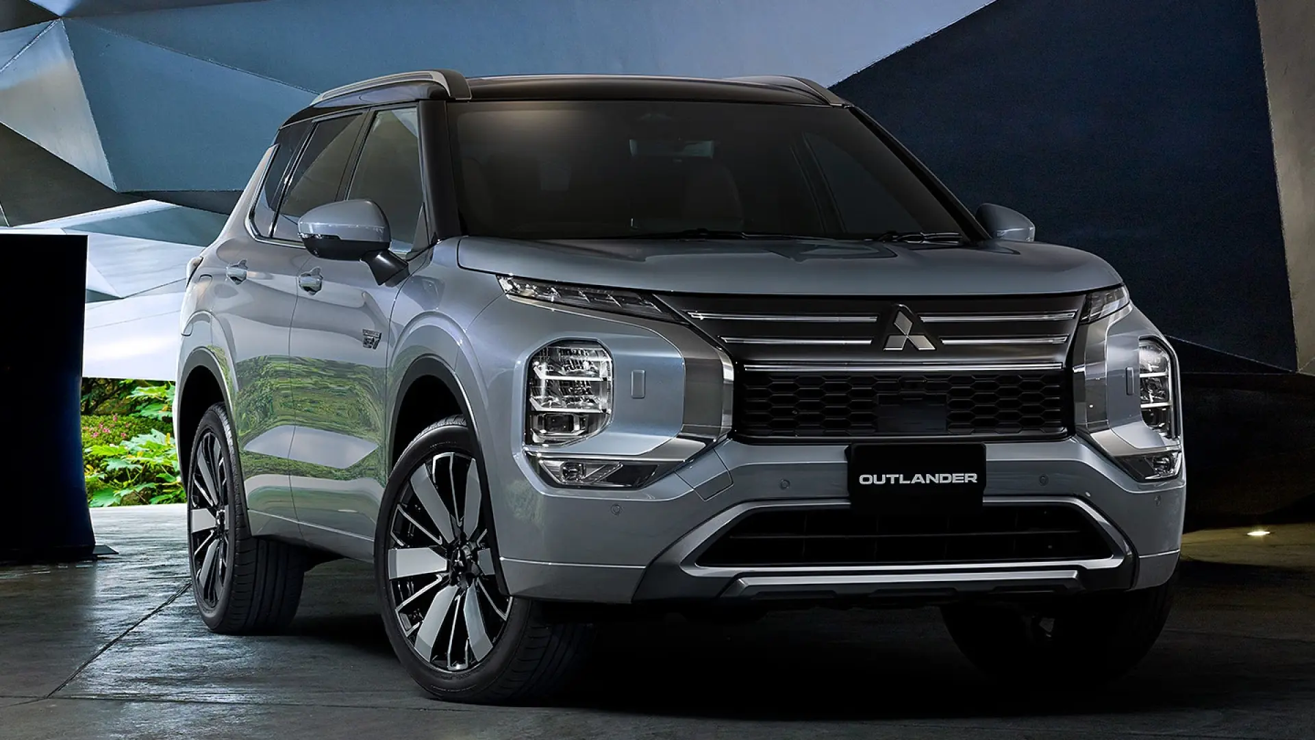 Mitsubishi Outlander sắp bán trở lại ở Việt Nam cuối 2026
