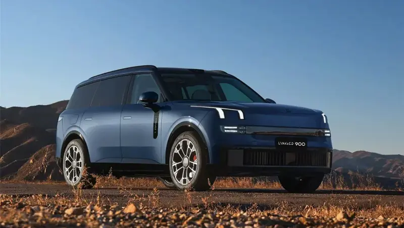 Lynk-and-Co-900-fire