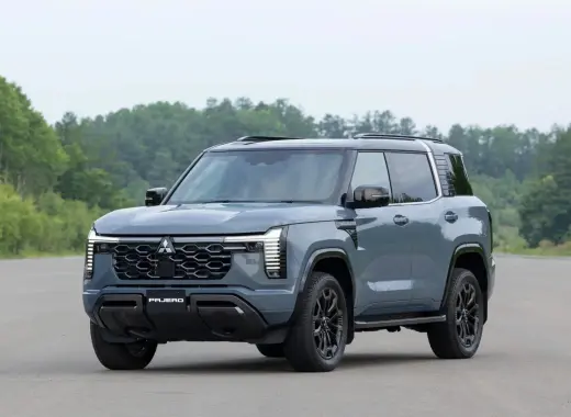 Mitsubishi Pajero thế hệ mới giá từ 49.300 USD