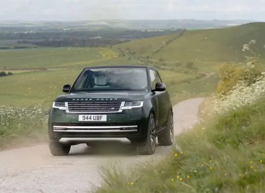 Range Rover Electric 2027 ra mắt, giá từ 138.000 USD