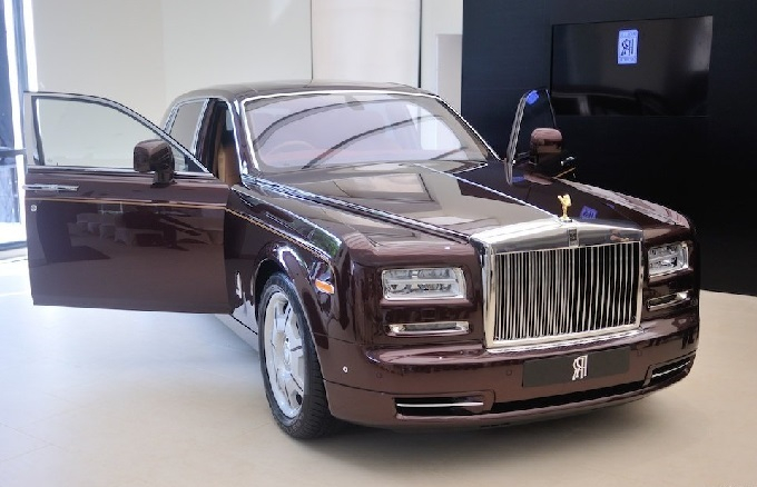 Cận cảnh Rolls-Royce mặt trời phương Đông có giá 45 tỷ VND