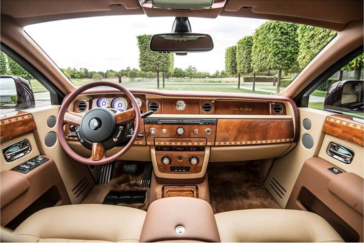 Rolls-Royce Phantom Hoà bình & Vinh quang