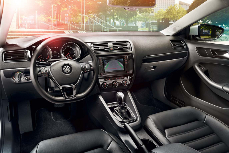 Nội thất và không gian lái của Volkswagen Jetta